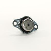 Motorfäste på främre vänstra sidan