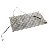 A/C-ledning på kondensorn nedan