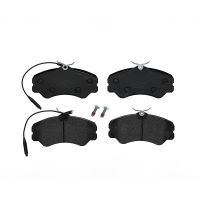 Bromsbelägg fram med skruvar Brembo