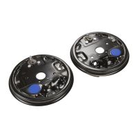 Bromssats förmonterad på ankarplattor vänster/höger