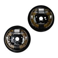 Bromssats förmonterad på ankarplattor vänster/höger