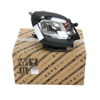 Fram höger strålkastare