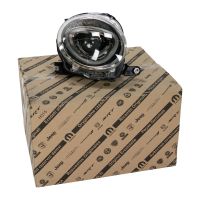 Fram höger strålkastare