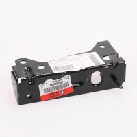 Hållare för motorhuvsgångjärn till höger