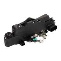 Dörrlås på ytterdörren till vänster