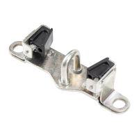 Bakdörrens nedre dörrlås