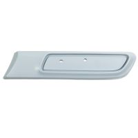 Skyddslist bak vänster ving grundmålad