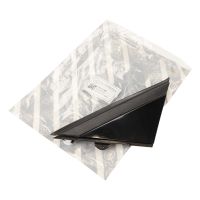 Prydnadslist på A-stolpen till vänster