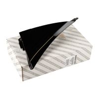 Dekorlist på A-stolpen till vänster