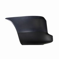 Bakre vänstra stötfångarens hörn grundmålad