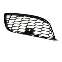 Kylargrill på stötfångaren till höger