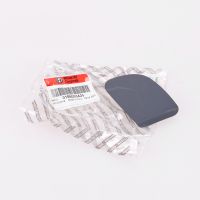 Täcklock på utsidan till höger på den främre stötfångaren