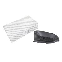 Täcklock på höger sida av dimljuset i främre stötfångaren