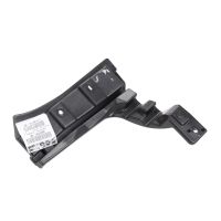 Fäste uppe till vänster på den bakre stötfångaren