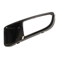 Täcklock på främre stötfångaren till vänster