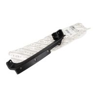 Främre vänster stötfångarfäste