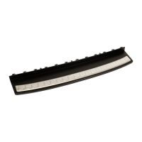 Täcklist på bakre stötfångaren