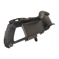 Täcklock på främre stötfångaren till vänster