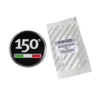 Emblem *150 år* på sidan av dörren