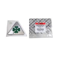 Modellmärke emblem fram höger QV