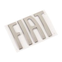 "Fiat" bokstäver på baksidan